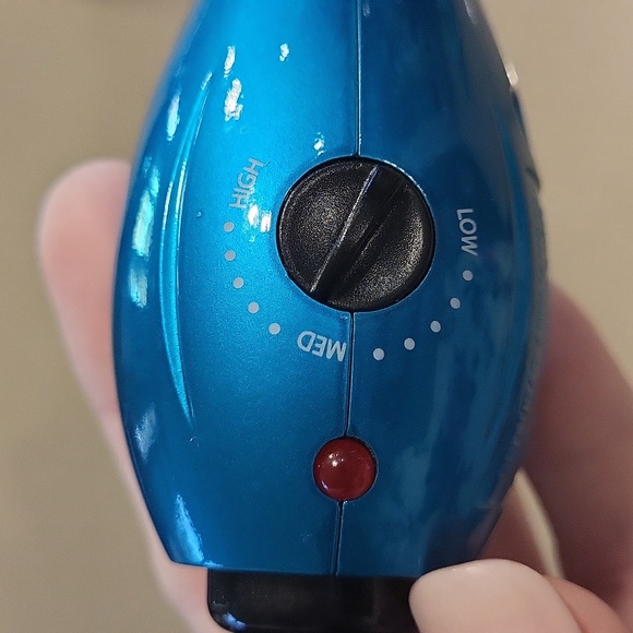 Bed Head TIGI Rock N Roller Works Great Preowned Long Cord Heats Quickly - Picture 5 of 8